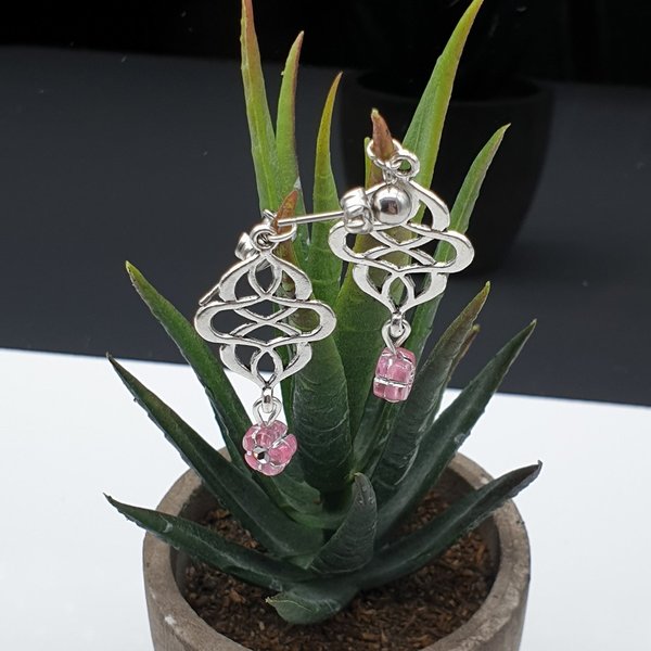Ohrringe mit Kugelstecker - Ornament mit Blume